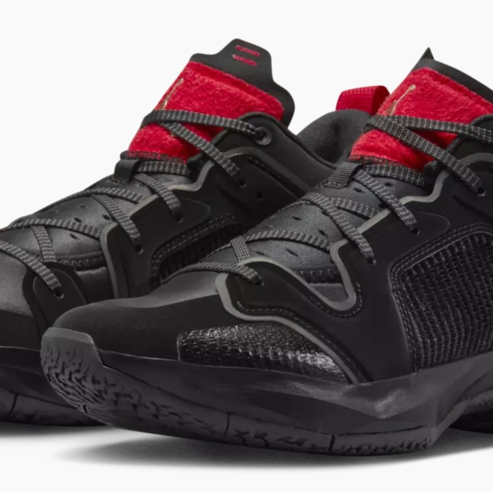 Jordan 37 Low “Bred”